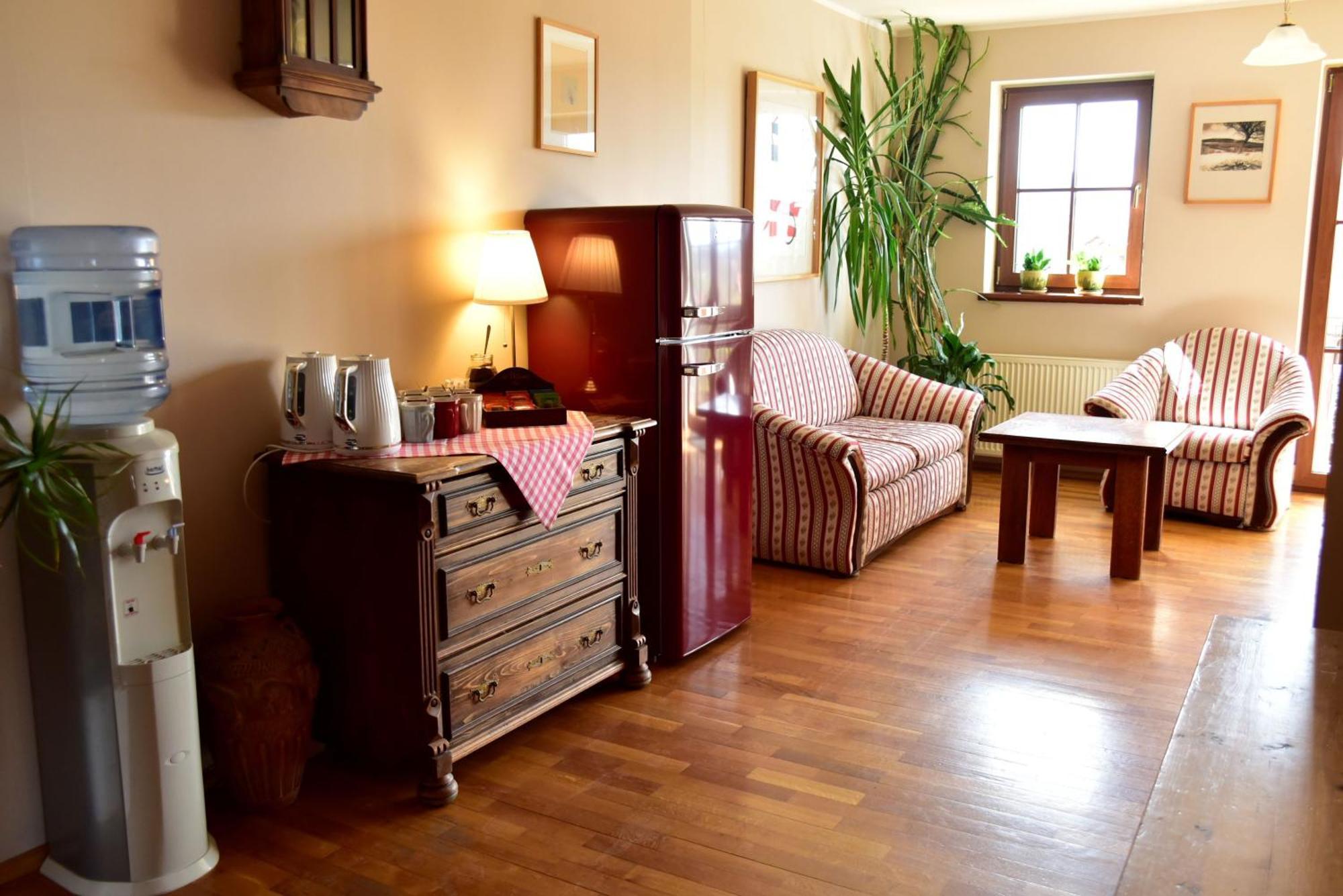 Bed and Breakfast Gosciniec Nowa Wioska Waldenburg Exterior foto