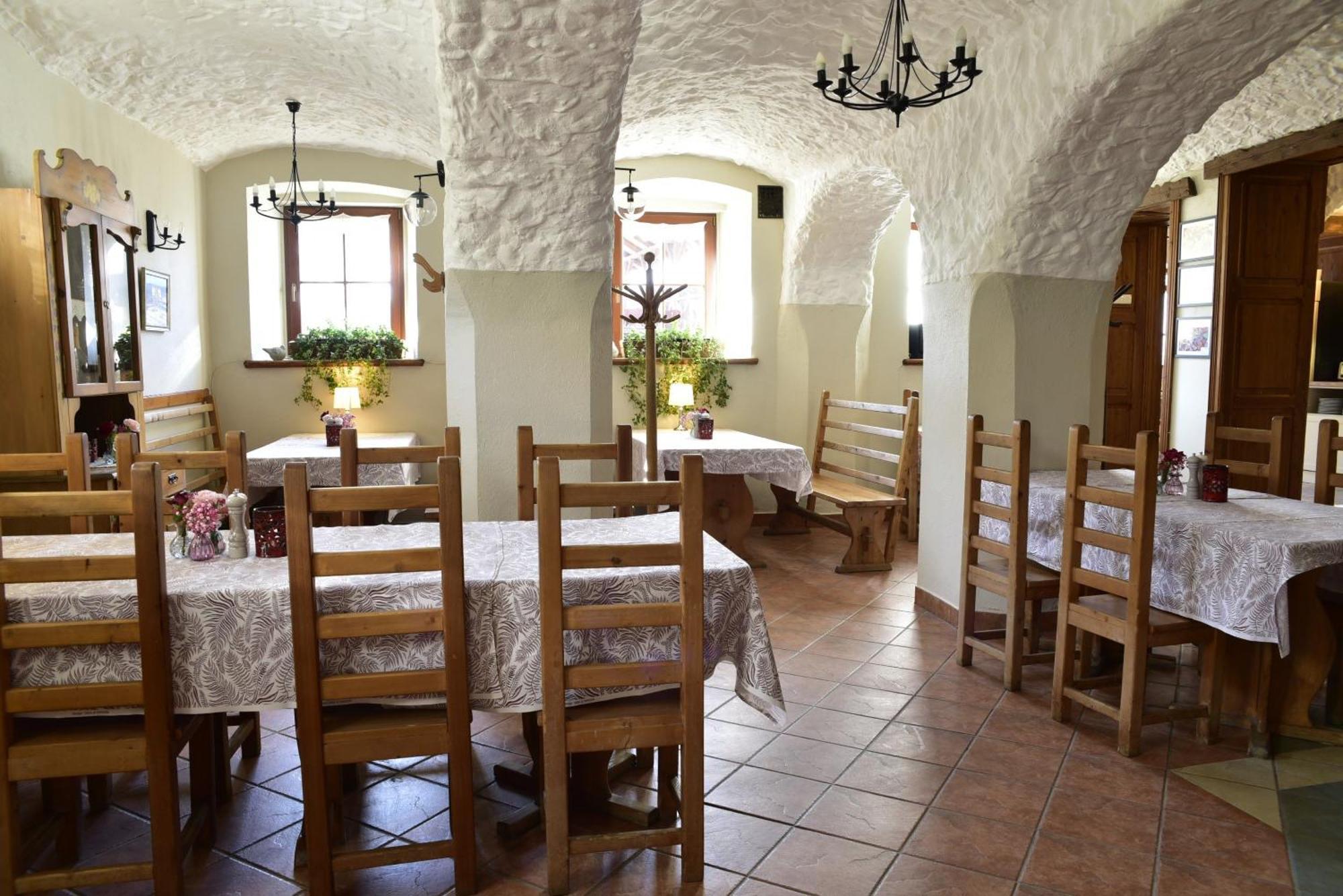 Bed and Breakfast Gosciniec Nowa Wioska Waldenburg Exterior foto